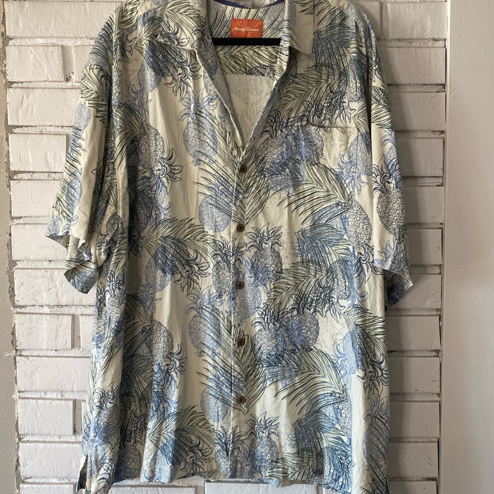 Tommy Bahama silk pineapple‎ palm leaf print button front shirt